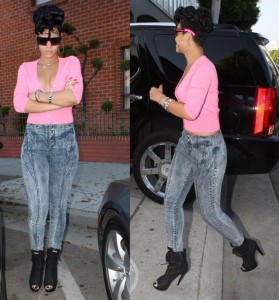 Rihanna-Stone-Washed-Jeans